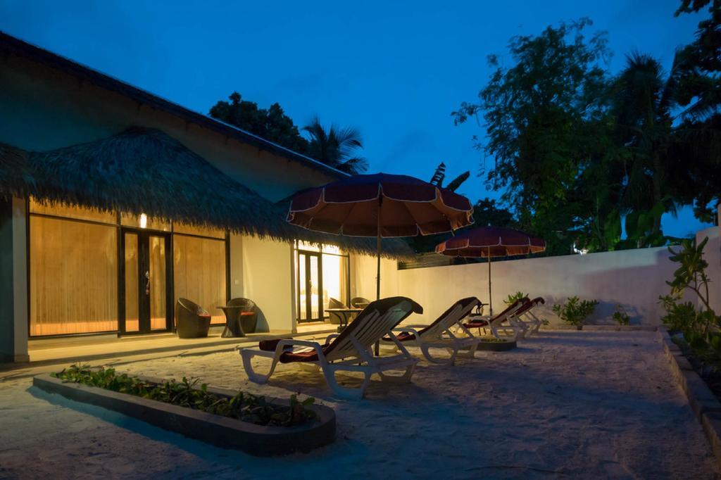 Local Island Inn Hangnaameedhoo Esterno foto