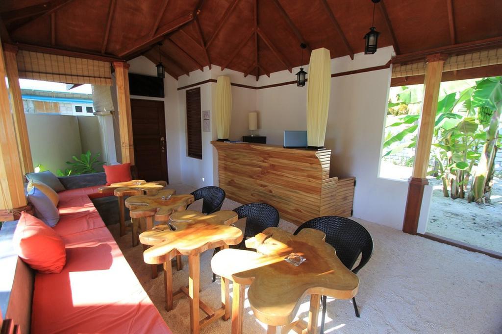Local Island Inn Hangnaameedhoo Esterno foto