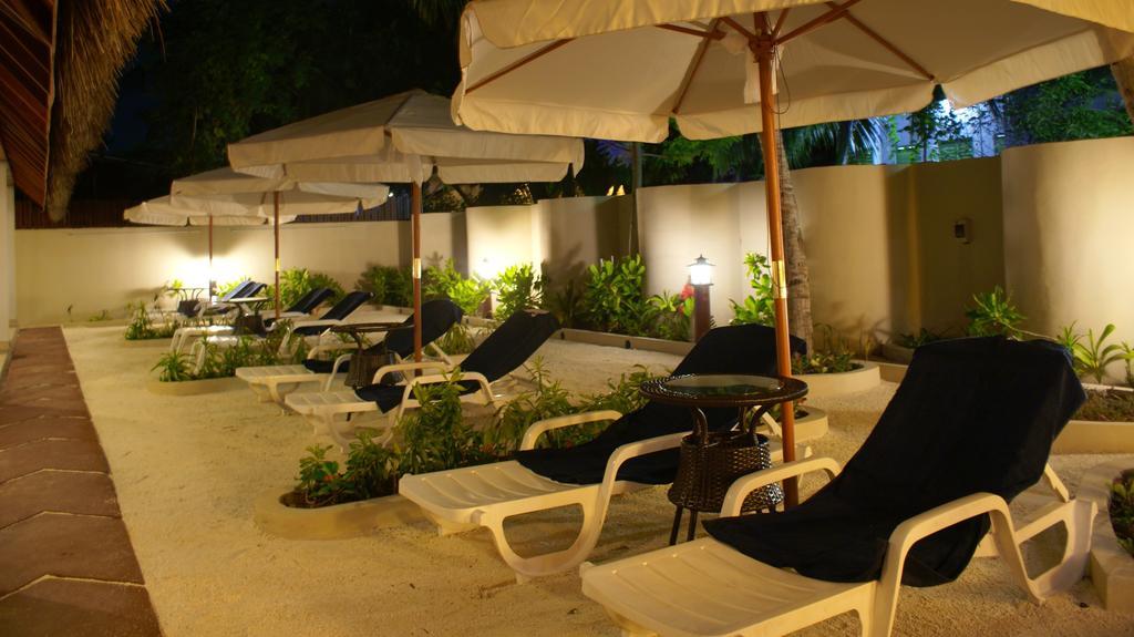 Local Island Inn Hangnaameedhoo Esterno foto